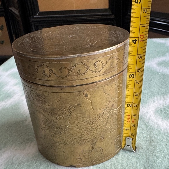 Vintage Brass Dragon Motif double happiness Container with lid - Picture 11 of 11